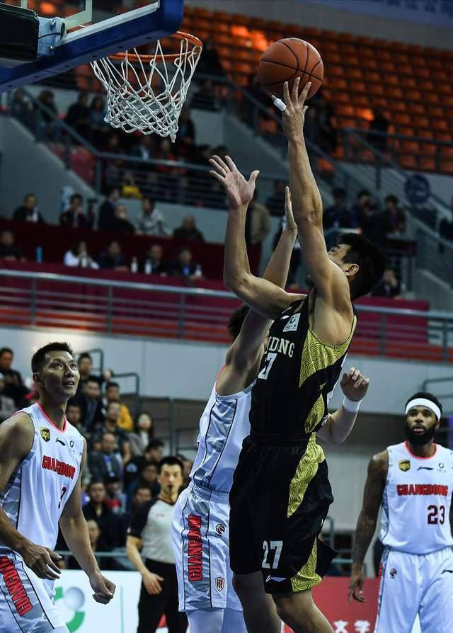 NBA常规赛窗口期再迎强敌,山东男篮复出首秀,主帅态度——媒体盛赞,数据趋势出现新变化(nba新浪新闻) NBA常规赛窗口期再迎强敌,山东男篮复出首秀,主帅态度——媒体盛赞,数据趋势出现新变化(nba新浪新闻)